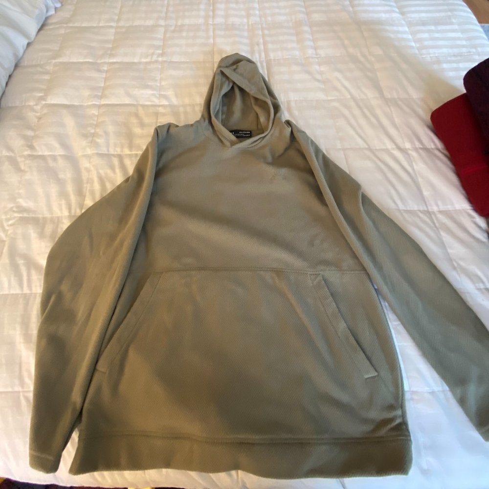 Under Armour Sweatshirt